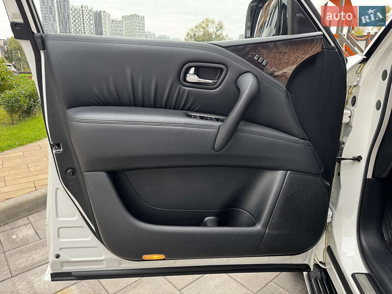 Внедорожник / Кроссовер Infiniti QX56 2011 в Киеве фото 16 Внедорожник / Кроссовер Infiniti QX56 2011 в Киеве