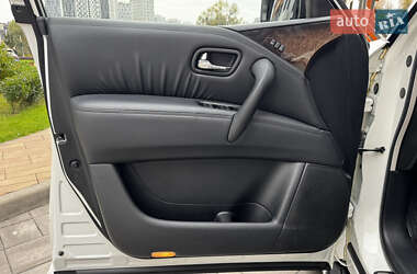 Внедорожник / Кроссовер Infiniti QX56 2011 в 