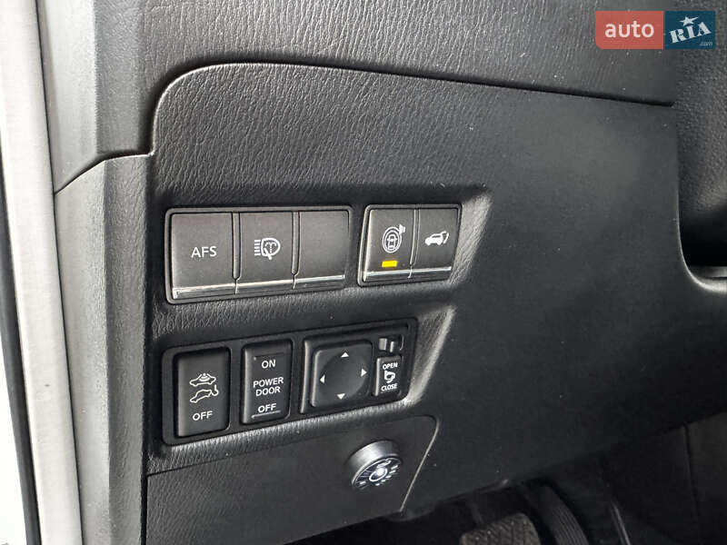 Внедорожник / Кроссовер Infiniti QX56 2011 в Киеве