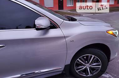 Внедорожник / Кроссовер Infiniti QX60 2018 в 