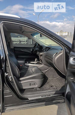 Внедорожник / Кроссовер Infiniti QX60 2015 в 