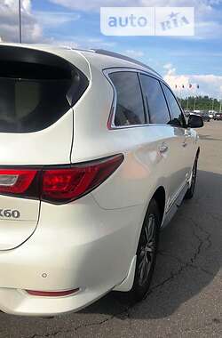 Внедорожник / Кроссовер Infiniti QX60 2016 в 