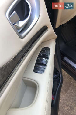 Внедорожник / Кроссовер Infiniti QX60 2015 в 