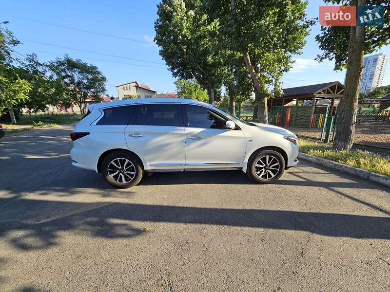 Внедорожник / Кроссовер Infiniti QX60 2018 в Одессе