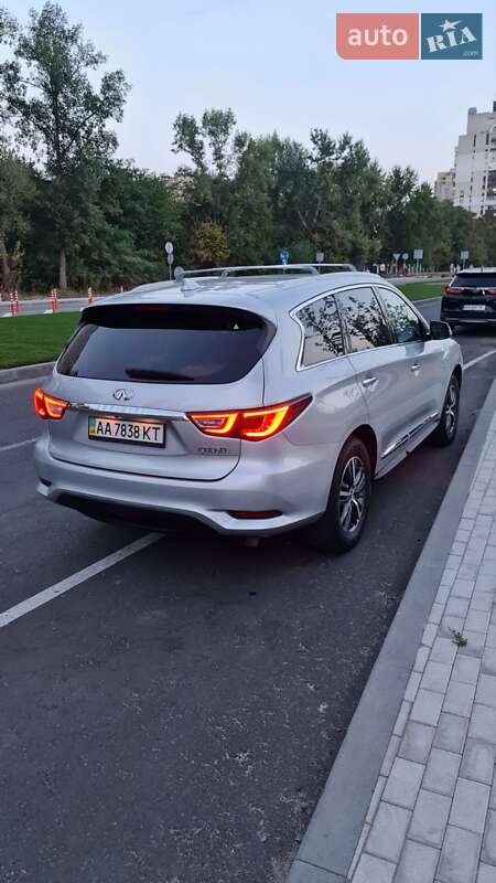 Внедорожник / Кроссовер Infiniti QX60 2016 в Киеве