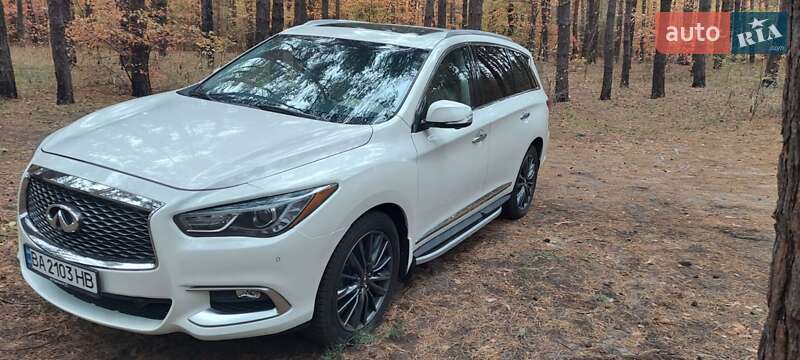 Внедорожник / Кроссовер Infiniti QX60 2017 в Александрие