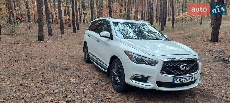 Внедорожник / Кроссовер Infiniti QX60 2017 в Александрие