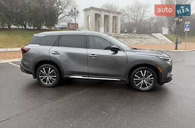 Позашляховик / Кросовер Infiniti QX60 2022 в 