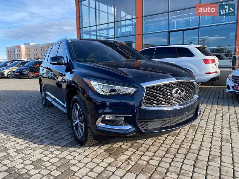 Позашляховик / Кросовер Infiniti QX60 2018 в 