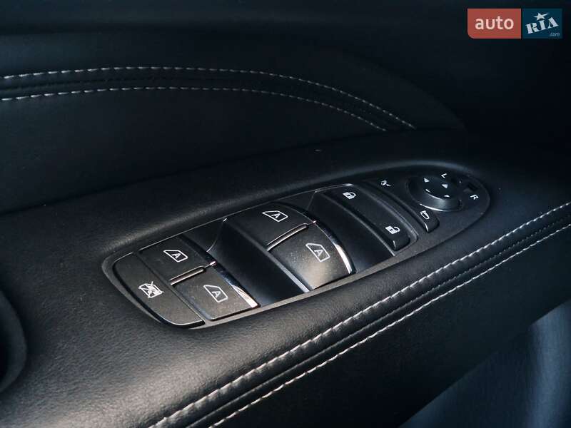 Внедорожник / Кроссовер Infiniti QX60 2018 в Одессе