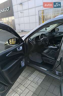 Внедорожник / Кроссовер Infiniti QX60 2015 в 