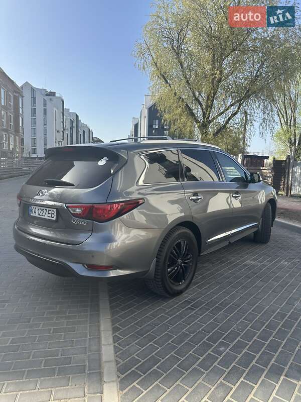 Внедорожник / Кроссовер Infiniti QX60 2017 в 