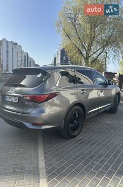 Внедорожник / Кроссовер Infiniti QX60 2017 в 