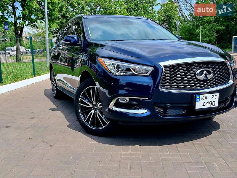 Внедорожник / Кроссовер Infiniti QX60 2017 в 
