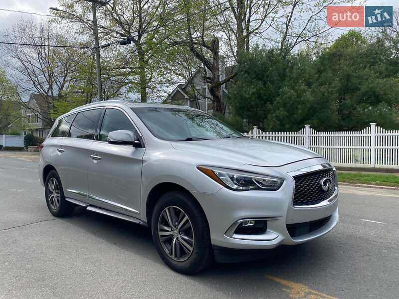 Позашляховик / Кросовер Infiniti QX60 2016 в 