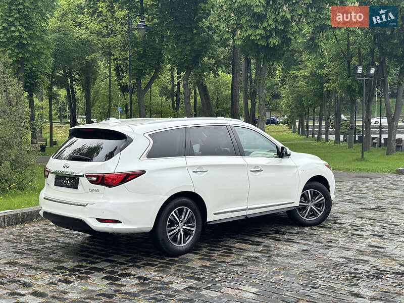Внедорожник / Кроссовер Infiniti QX60 2018 в Киеве