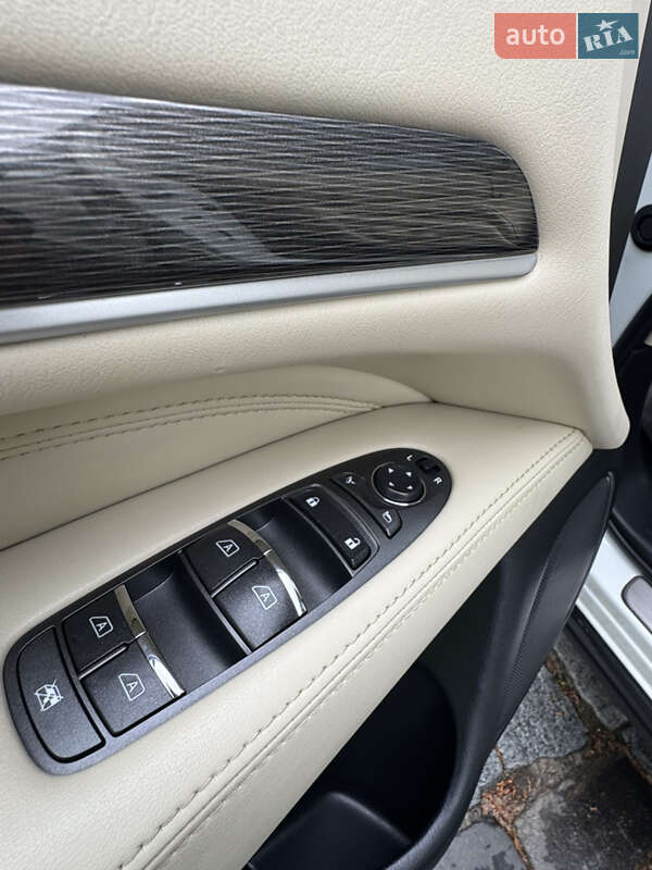 Внедорожник / Кроссовер Infiniti QX60 2018 в Киеве