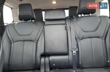 Позашляховик / Кросовер Infiniti QX60 2023 в 
