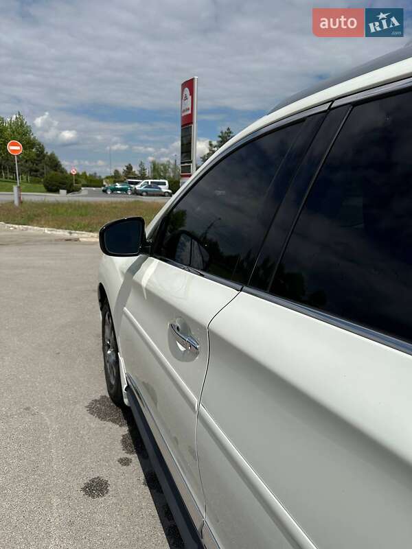 Позашляховик / Кросовер Infiniti QX60 2015 в Дніпрі