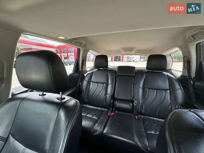 Позашляховик / Кросовер Infiniti QX60 2015 в Дніпрі