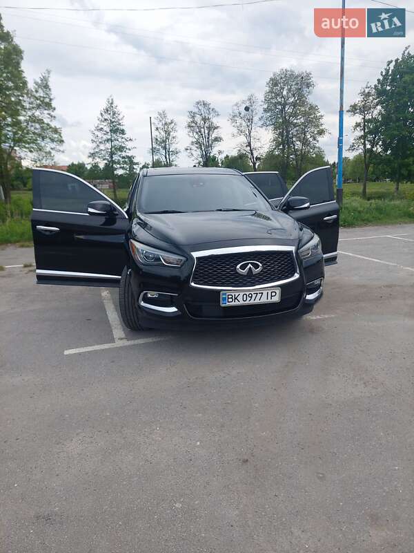 Внедорожник / Кроссовер Infiniti QX60 2019 в Романове
