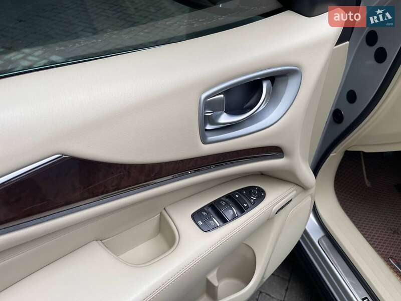 Позашляховик / Кросовер Infiniti QX60 2014 в Києві