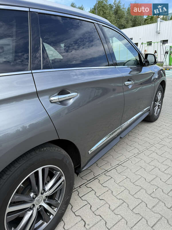 Внедорожник / Кроссовер Infiniti QX60 2016 в Киеве