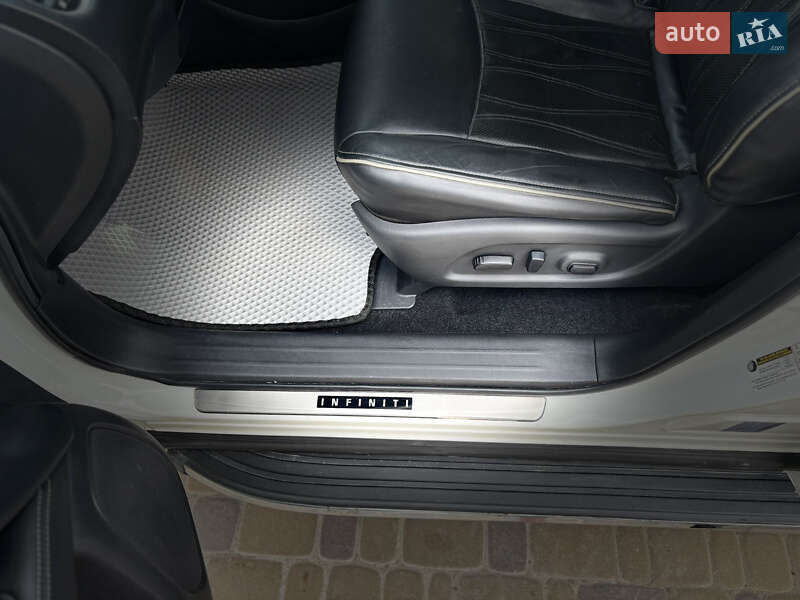 Внедорожник / Кроссовер Infiniti QX60 2017 в Тернополе