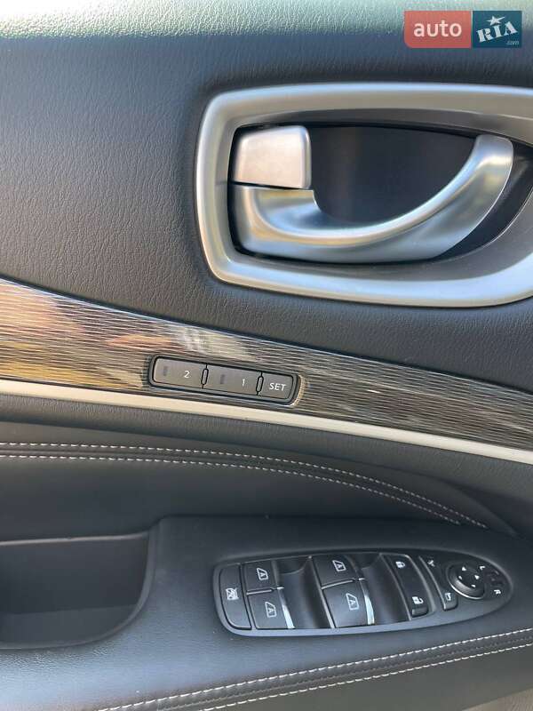 Внедорожник / Кроссовер Infiniti QX60 2019 в Стрые