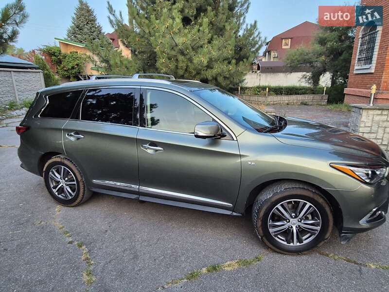 Внедорожник / Кроссовер Infiniti QX60 2017 в Каменском