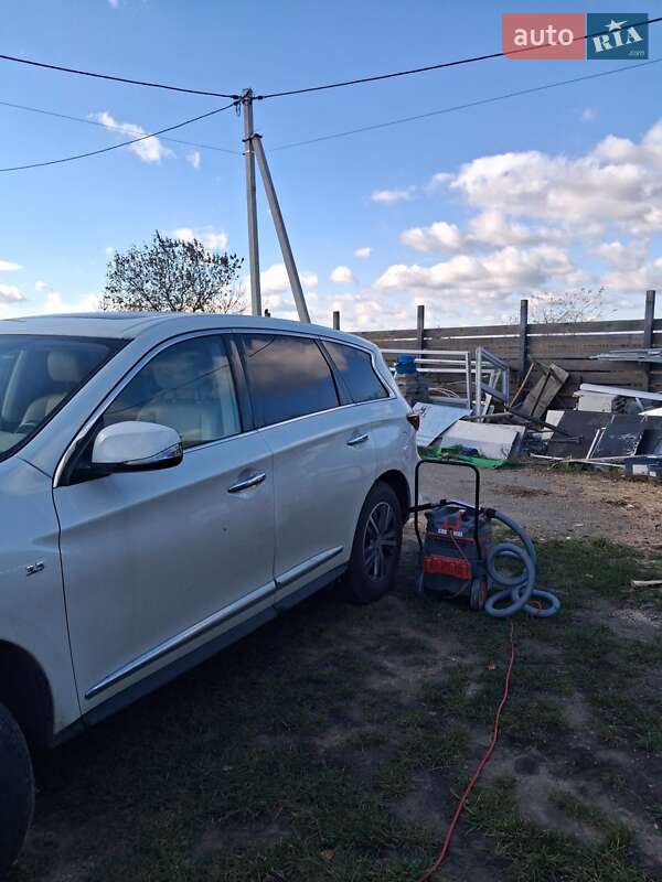 Внедорожник / Кроссовер Infiniti QX60 2019 в Буче