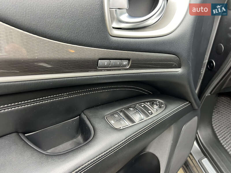 Внедорожник / Кроссовер Infiniti QX60 2017 в Житомире