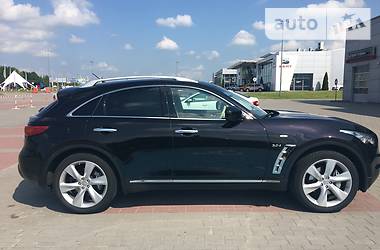 Позашляховик / Кросовер Infiniti QX70 2015 в 