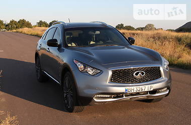 Внедорожник / Кроссовер Infiniti QX70 2016 в Одессе