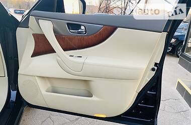 Позашляховик / Кросовер Infiniti QX70 2014 в 