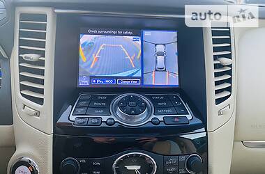 Позашляховик / Кросовер Infiniti QX70 2014 в 