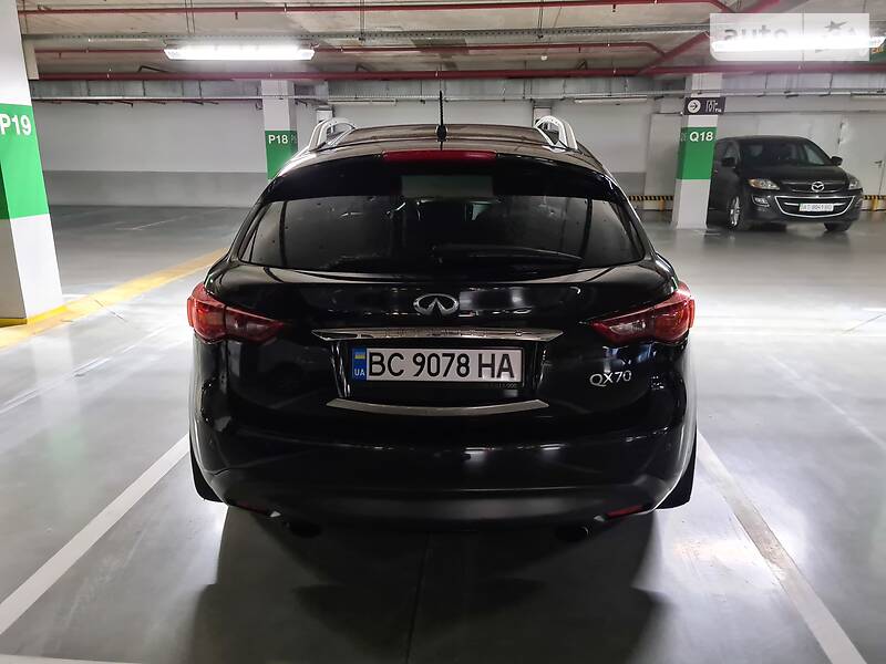 Позашляховик / Кросовер Infiniti QX70 2014 в Львові