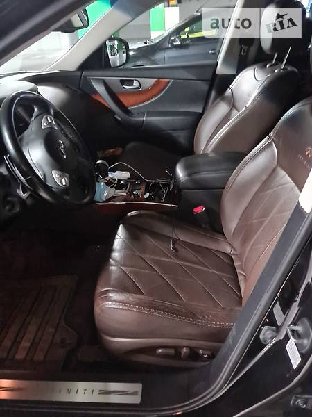 Позашляховик / Кросовер Infiniti QX70 2014 в Львові