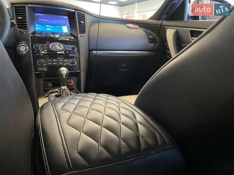 Внедорожник / Кроссовер Infiniti QX70 2016 в Одессе