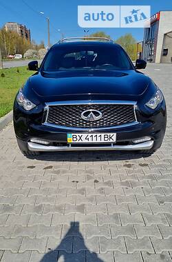 Внедорожник / Кроссовер Infiniti QX70 2016 в 