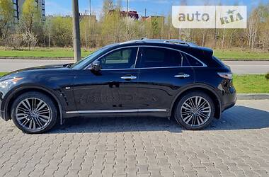 Внедорожник / Кроссовер Infiniti QX70 2016 в 