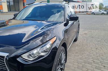 Внедорожник / Кроссовер Infiniti QX70 2016 в 