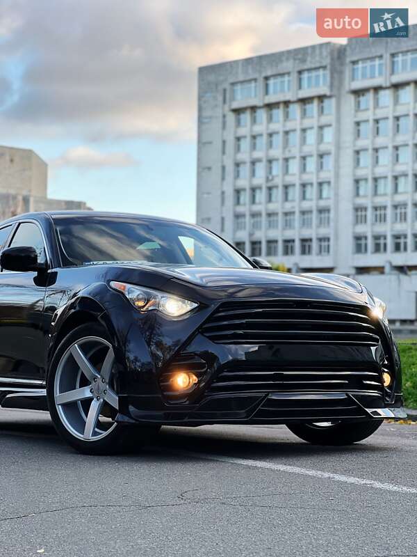 Внедорожник / Кроссовер Infiniti QX70 2016 в Киеве