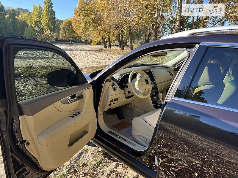 Позашляховик / Кросовер Infiniti QX70 2016 в Черкасах