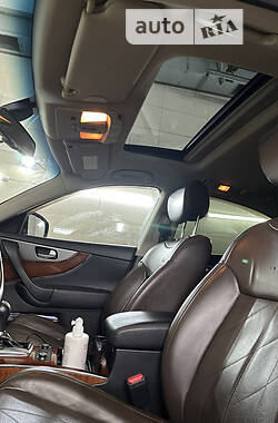 Внедорожник / Кроссовер Infiniti QX70 2013 в 