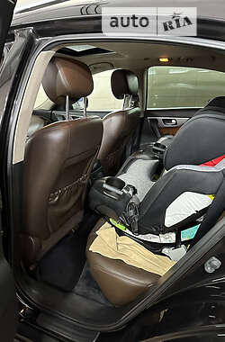 Внедорожник / Кроссовер Infiniti QX70 2013 в 