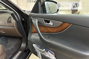 Внедорожник / Кроссовер Infiniti QX70 2013 в 