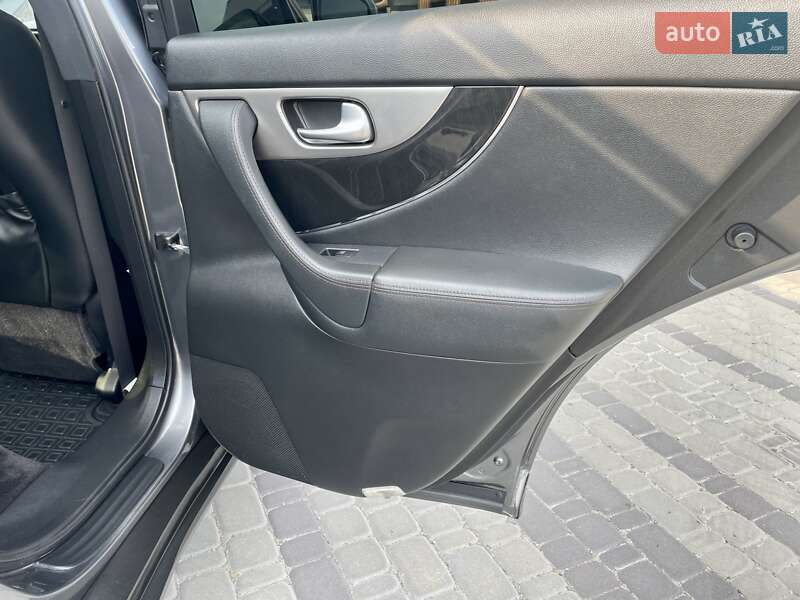 Позашляховик / Кросовер Infiniti QX70 2014 в Києві