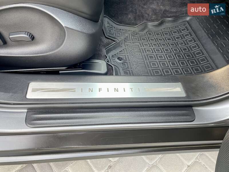 Позашляховик / Кросовер Infiniti QX70 2014 в Києві