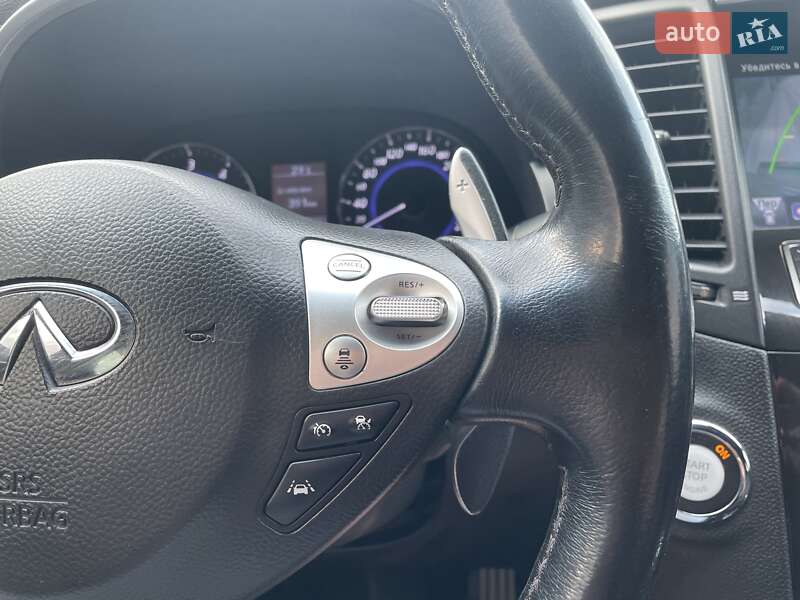 Позашляховик / Кросовер Infiniti QX70 2014 в Києві